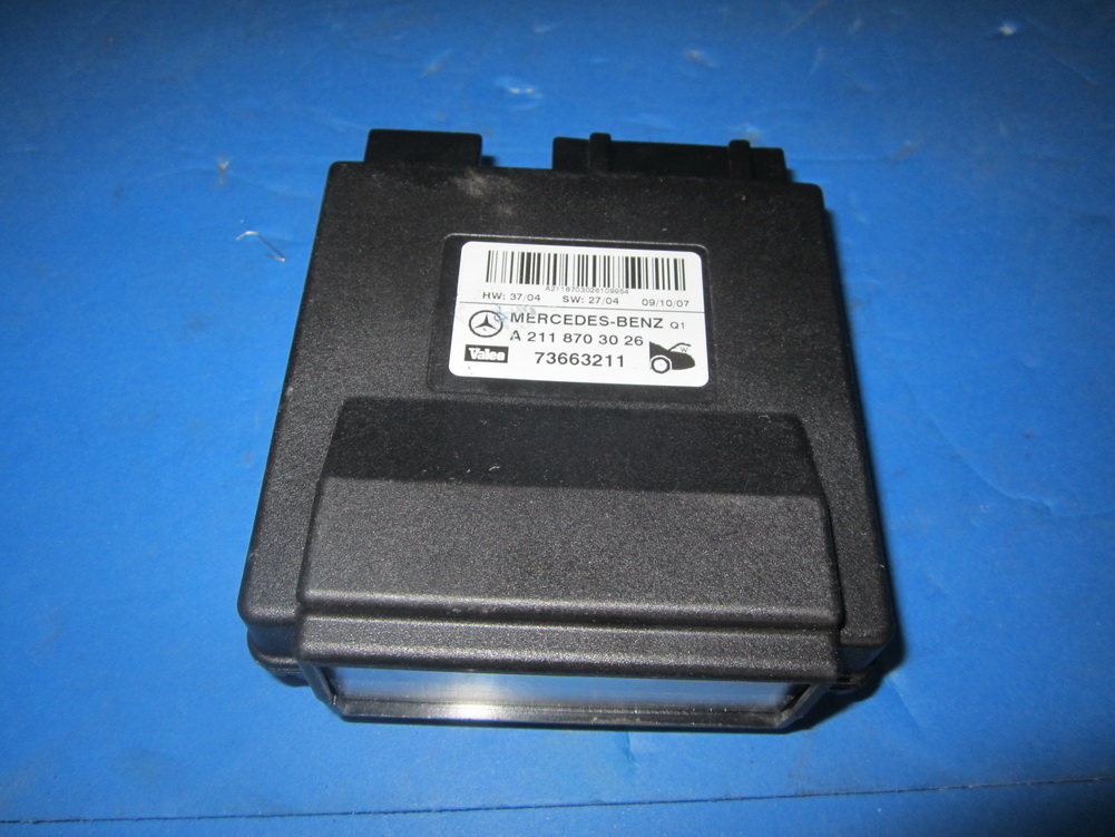 Mercedes Benz W211 E320 E500 E550 E63 REMOTE TRUNK RELEASE CONTROL UNIT